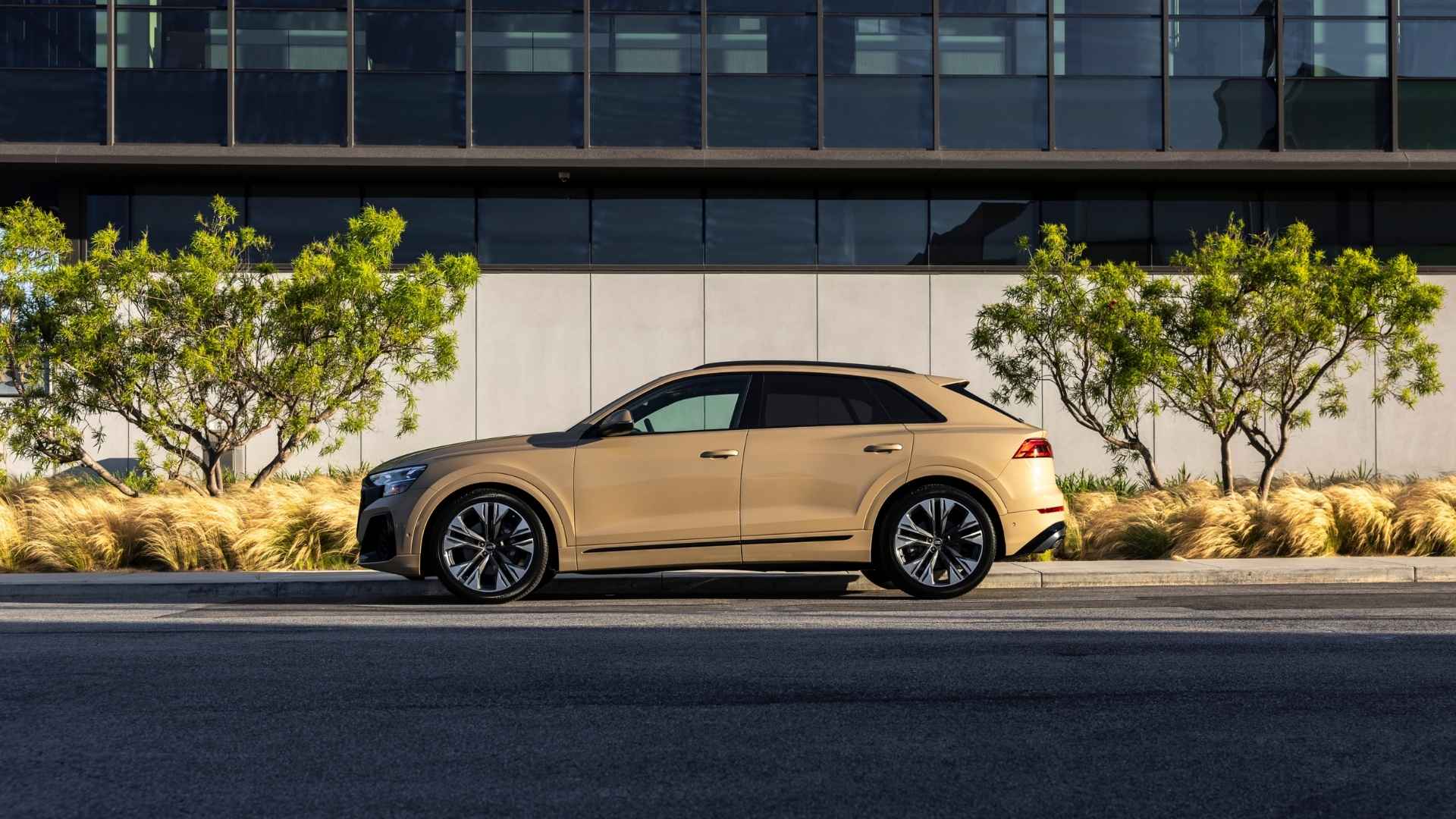 A Different Approach To Full-Size Luxury