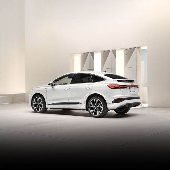 Three-quarter rear view of the Audi Q4 Sportback e-tron®.