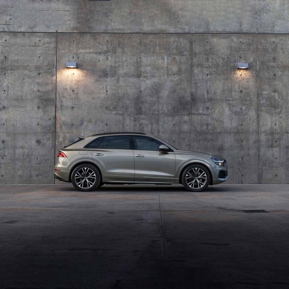 Side profile of the Audi Q8.